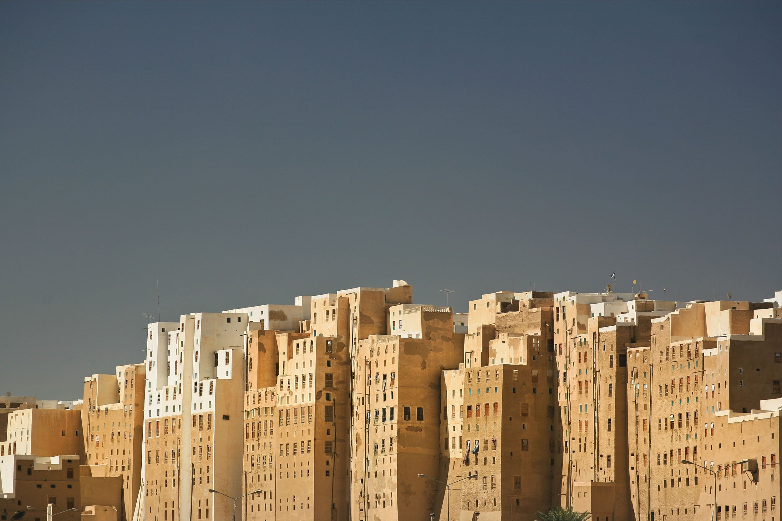 La Ville Shibam construite au 17ème siècle au Yémen est la plus ancienne métropole du monde avec ses gratte-ciel de terre